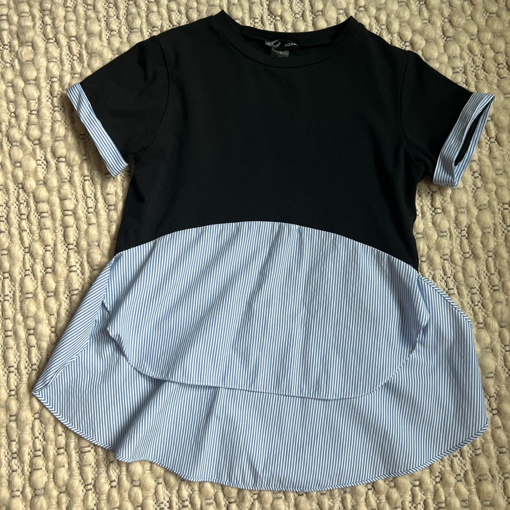 Bloomingdales AQUA top - size small. Like new